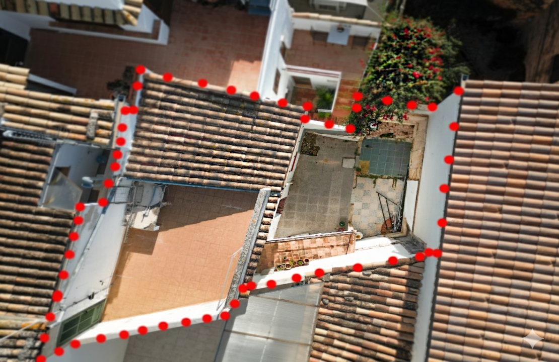 Stadthaus in Pollenca Mallorca mit großem Innenhof und Renovierungsprojekt